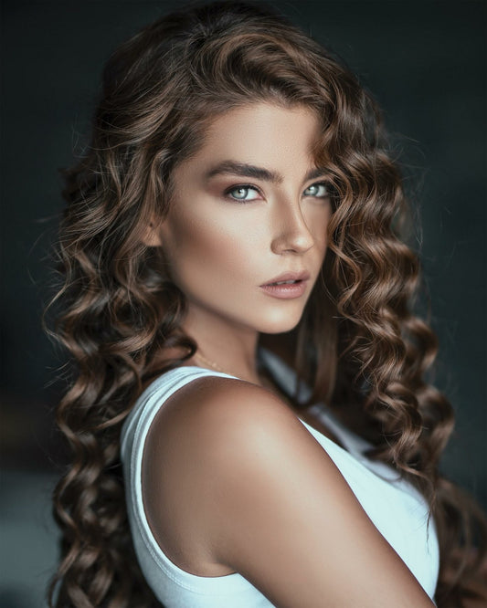 TOP TRICKS TO TAME YOUR CURLY HAIR